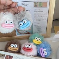 Dessin animé mignon poupée saucisse bouche pompon pendentif drôle laid sac à dos porte-clés en peluche