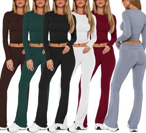 Ensemble de survêtement décontracté pour femme avec crop top en maille taille haute et leggings, idéal pour le printemps et l'été - Product Image 1