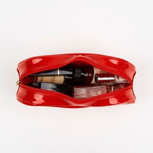 Sac de maquillage cosmétique grande capacité en PU, forme lèvres, étanche, portable, pour voyage, rangement de produits de soin de la peau, fabriqué en usine BSCI - Product Image 6