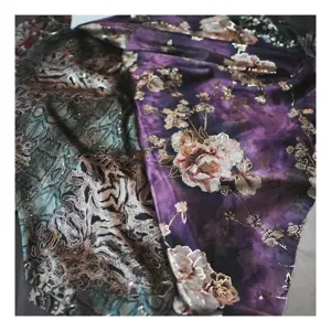 럭셔리 도매 꽃 호랑이 줄무늬 직물 폴리 에스터 골드 스탬핑 인쇄 니트 한국 벨벳 직물 의류