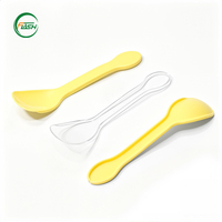 Kleurrijke wegwerp plastic lepels voor dessert, fruit, taart, feesten en evenementen. Hoge kwaliteit, stevig bestek.