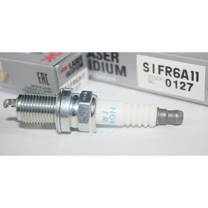 Usine pour NGK KAR8A-9 4786 Bougies d'allumage d'origine Nouveau Iririom Match pour <span class=keywords><strong>KTM</strong></span> - Product Image 4