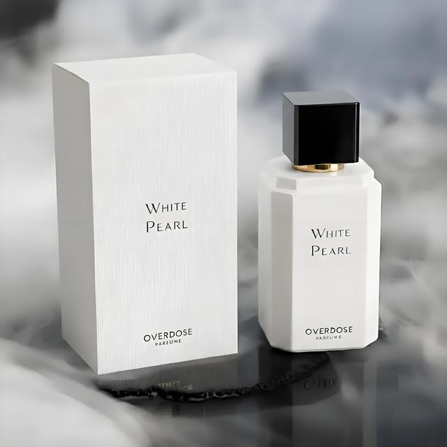 New Arrival Premium Matte White Glass Perfume Bottle 30 ml 60 ml Luxury Perfume Polished Bottle with Box and Black square Lid