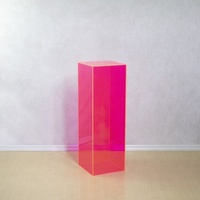 Présentoir Fluorescent en acrylique bleu vert rose, contreforts en PMMA, hauts pédales et plinthes