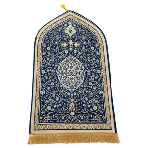Tebal disesuaikan kualitas tinggi bahan beludru lembut pola bordir busa Haji Sejadah alas doa untuk Muslim ibadah