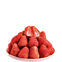 Gezonde hele aardbeien, GMO-vrij, gevriesdroogd, zongedroogd, zoetzure smaak, bulk, vacuüm verpakt, geconserveerd fruit, snack