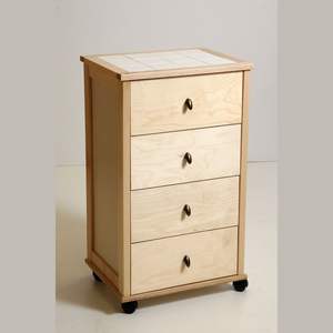 Chariot de rangement MASLEGNO MAS162 en bois de hêtre massif de haute qualité avec dessus en carrelage, tiroirs, design moderne et roues en plastique pour chambre et cuisine - Product Image 1