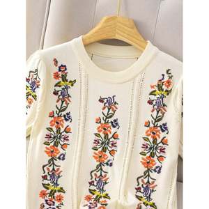 เสื้อสเวตเตอร์แขนสั้นปักลายดอกไม้สีแอพริคอตสำหรับผู้หญิง - Product Image 6