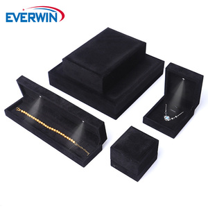 Caja de Joyería Personalizada EVERWIN con Luz LED, Forro de Terciopelo de Lujo, Caja para Anillos con Bisagras, para Colgantes, Pulseras, Collares y Joyería - Product Image 2