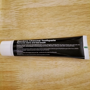 Dentifrice au charbon de bambou Forte absorption Enlever les taches Vente en gros Prévenir et protéger la pâte de <span class=keywords><strong>carie</strong></span> <span class=keywords><strong>dentaire</strong></span> - Product Image 3