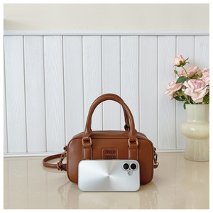 กระเป๋าสะพายไหล่แบบไขว้สำหรับสุภาพสตรีพร้อมสายสะพายไหล่เดี่ยวและซิปปิดด้านบน - กระเป๋าถือมีสไตล์สำหรับใส่ของ - Product Image 3