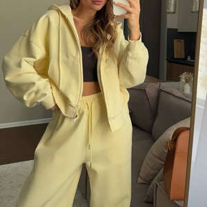 Custom Logo Fashion Large Sizes Winter Tracksuit Half Zipper Fleece Sweatshirt and Sweatpants Set Comfortable 2-piece Set - Product Image 2