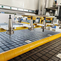 Routeur CNC linéaire ATC 1325 à 3 axes avec changeur d'outils automatique pour la gravure sur bois et la fabrication de portes d'armoires et de meubles