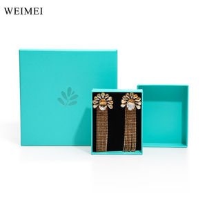 Boîte cadeau en papier vert de qualité supérieure personnalisée avec couvercle et base en carton pour l'emballage de colliers - Product Image 2