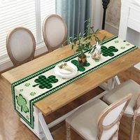 Chemin de table imprimé pour la Saint-Patrick, 13 * 72 pouces, chemin de table vert trèfle porte-bonheur, utilisé pour la décoration de la Saint-Patrick