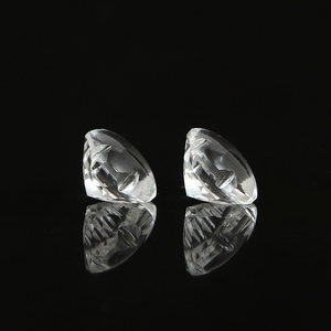 Topacio Blanco Natural, Corte Redondo en Forma de Flor, Gema Suelta, Certificado por Terceros, Venta al Por Mayor de Gopika Exports para la Fabricación de Joyas - Product Image 2