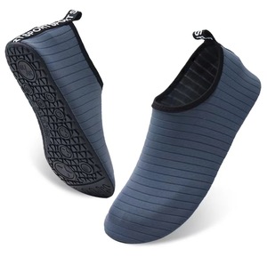 Ollas Chaussettes Aqua antidérapantes respirantes légères pour hommes et femmes Chaussures de natation d'été pour les sports nautiques pour la saison de printemps - Product Image 1