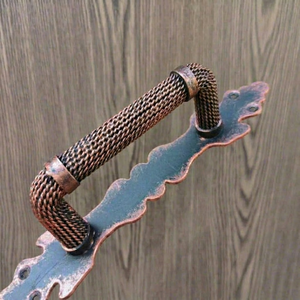 Poignée de portail en fer forgé traditionnelle Iron Nature avec poignée de style maillé et plaque décorative finition peinte pour clôtures et portails - Product Image 1