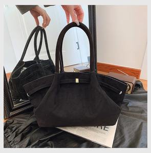 Borse a Mano da Donna di Tendenza in Pelle Scamosciata Personalizzate Borse da Shopping in Camoscio da Donna - Product Image 6