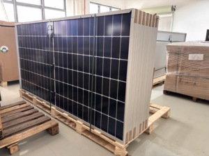 Panneaux solaires HJT demi-cellules HBC 580W/590W, kit domestique, vente en gros usine, efficacité 23%, garantie 12 ans - Product Image 5