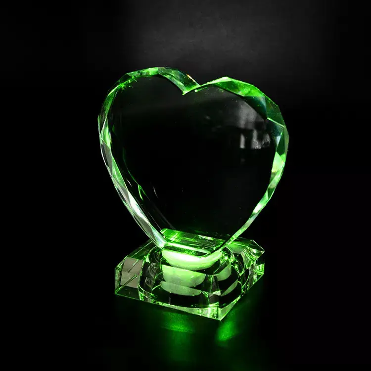 ส่วนบุคคลหัวใจCharmคริสตัลกรอบรูปเครื่องประดับงานแต่งงานโปรดปรานคู่ของขวัญถ้วยรางวัลแก้วLEDฐานParty Occasionกล่อง