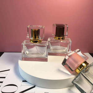 Botella de Perfume Cuadrada de Vidrio Transparente de Alta Calidad de 25 ml, Botellas de Vidrio Recargables con Pulverizador y Tapa Acrílica - Product Image 6