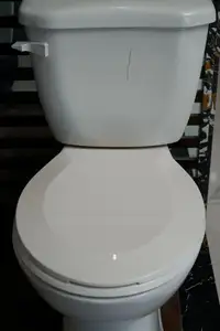 Low Price Wholesale 2 Piece Split Water Tank Ceramic Bathroom Household Toilet Set For Household