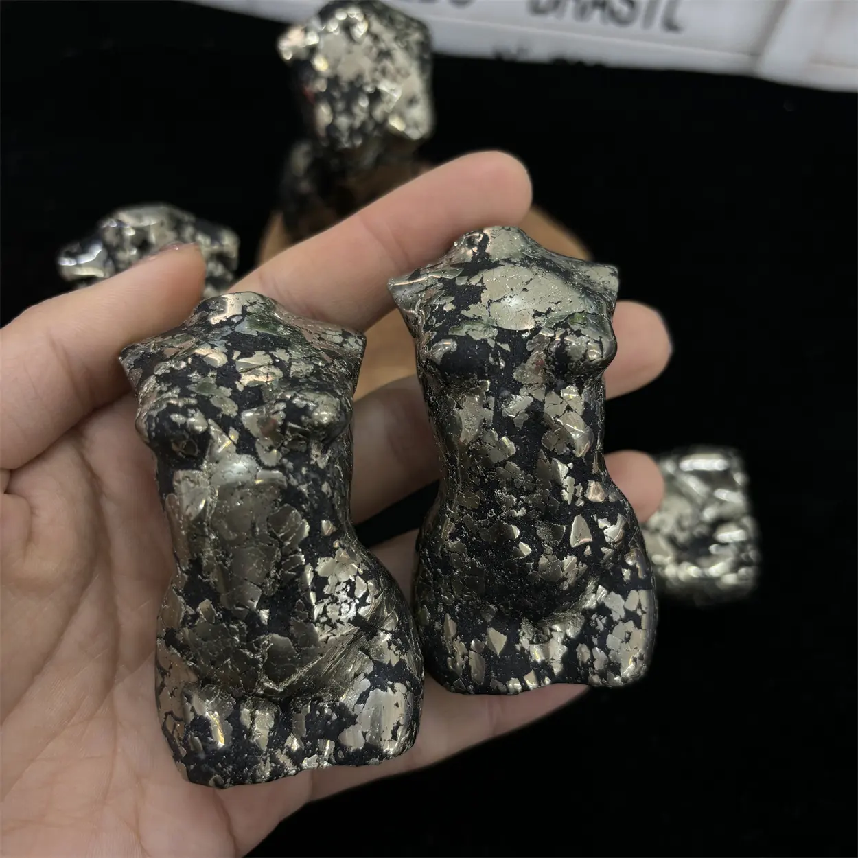 Kindfull Factory New Carvings Hand Carved Crystal Crafts Pyrite Women's Body Crystal Carving For Sale