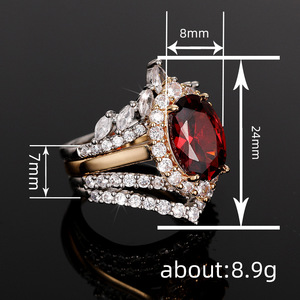 Set di Tre Anelli Impilabili con Corona Gotica e Gemma Rossa per Donne, Gioielli di Moda Principesca - Product Image 4