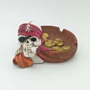Vente en gros de cendrier de pirate crâne en résine souvenir touristique nautique fait main personnalisé - Product Image 3