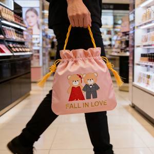 Bolsa de Regalo de Satén con Cordón Personalizada con Diseño de <span class=keywords><strong>Novios</strong></span> Románticos, Bolsa de Recuerdo <span class=keywords><strong>para</strong></span> Boda, Compromiso, Dulces y <span class=keywords><strong>Regalos</strong></span> - Product Image 5