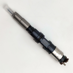 Injecteur Common Rail 095000-6490 RE546781, RE524382, RE529118 pour moteur diesel John Deere 6068HZ480, injecteur de carburant 095000-6490 - Product Image 1