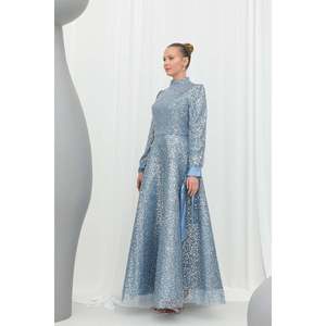 Vestido de noche largo de mujer Puane, color índigo, con textura brillante, manga larga y detalle de cinturón, para eventos formales y ocasiones especiales. - Product Image 3