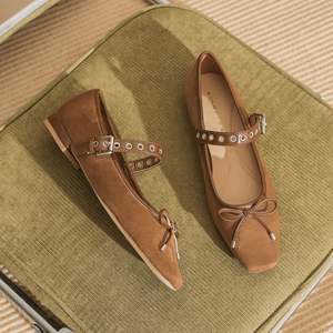 Zapatos de Novia de Alta Gama y Bailarinas para las Cuatro Estaciones, Zapatos de Cristal para Mujer con Diseño de Lentejuelas Doradas, Ligeros e Impermeables - Product Image 1