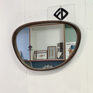Espejo de pared de madera sólida para baño, Espejos decorativos irregulares populares de 46x76cm para decoración creativa - Product Image 5