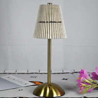 Lampe de table LED plissée en tissu sans fil, rechargeable, avec batterie, style moderne et luxueux, pour restaurant