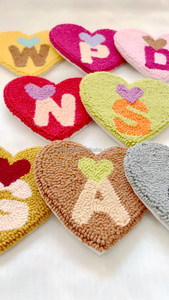 Idée cadeau Saint Valentin Cadeaux de mariage pour invités Dessous de verre à l'aiguille à la main Tapis à tasses en forme de cœur pour la décoration de la maison et de la cuisine - Product Image 3