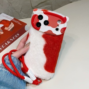 Nouvelle coque de téléphone en peluche imprimé vache 2026 avec oreilles d'ours et cordon assorti, coque souple antichoc pour <span class=keywords><strong>iPhone</strong></span> 15 16 17 - Product Image 4