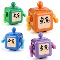 Mainan kubus Fidget Robot Mini lucu kartun mainan sensorik dapat dimainkan 6 sisi Hadiah kubus pereda stres untuk anak-anak dewasa penghilang stres