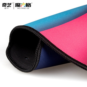 Tapete de entrenamiento para apilamiento rápido de cubos, tapete de goma antideslizante y duradero para práctica de apilamiento rápido de cubos de Rubik, unisex para jóvenes. - Product Image 4