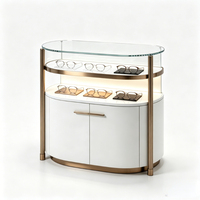 Vitrines d'exposition pour lunettes LED personnalisées : Vitrines modernes pour magasins de lunettes, idéales pour les boutiques de lunettes de soleil et les studios d'optique.