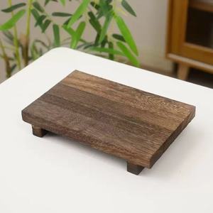 Vassoio in Legno Massello, Piatto Rettangolare in Legno per Organizzazione Bagno, Espositore Regalo, Decorazione Casa, Piatto da Servizio in Legno - Product Image 4