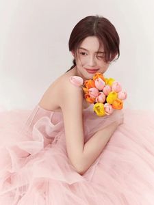 Printemps 2025 photographie <span class=keywords><strong>robe</strong></span> de mariée <span class=keywords><strong>robe</strong></span> de bal longueur au sol col en v dentelle chapelle Train grande taille moderne <span class=keywords><strong>rose</strong></span> série fée - Product Image 2