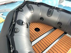 Reachsea 1.2mm PVC Aluminium Deck 8 Places 4.2m Noir & Gris Foncé Bateau pneumatique avec tableau arrière à vendre - Product Image 6