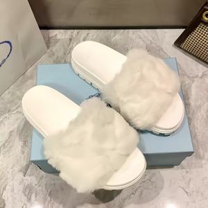 Zapatos de Mujer de Diseño de Lujo, Sandalias Planas Cálidas de Invierno, Pantuflas Abiertas con Bordado, Pantuflas de Piel Sintética a la Moda - Product Image 2