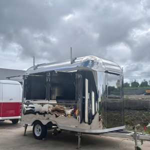 Carrito Clásico Americano de Hot Dogs y Hamburguesas con Parrilla Plana, Frankfurters de Carne de Res y Panes Frescos para Esquinas de Calle y Eventos Deportivos - Product Image 4