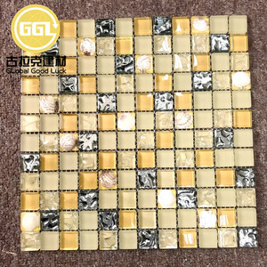 <span class=keywords><strong>Mini</strong></span> Mosaicos Cuadrados de Vidrio Dorado y Metal Plateado para Decoración de Interiores de Hoteles, Penthouses, Galerías y Espacios Comerciales - Product Image 2