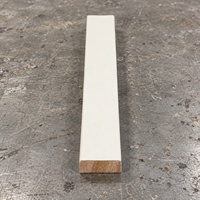 Moulure de plinthe en pin blanc apprêté, profil étroit pour plinthes et finitions murales intérieures