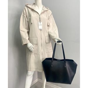 Abrigo tipo trench Vetre con capucha, oversize, beige claro, 100 cm, para mujer, venta al por mayor, moda modesta, estilo casual, uso diario, cálido - Product Image 4