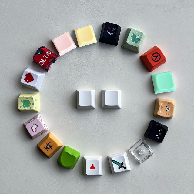Custom Logo Anime Fan Style PBT Mechanical Keyboard Caps Cherry MOA OEM Profile R4 1U Keycaps Finger Fidget Clicker Gifts